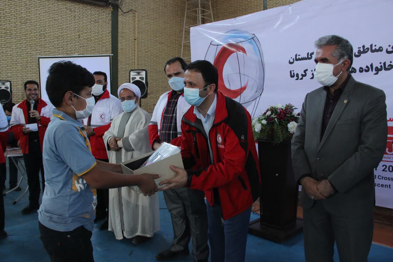 اهدای ۲۱۹ تبلت به دانشآموزان مناطق سیلزده گلستان با کمک خیرین داوطلب/ ۱۰۰۰ بسته معیشتی ویژه خانواده های متأثر از کرونا در گلستان توزیع شد